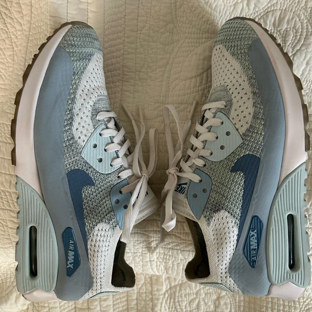Nike Women’s Air Max 90 Flyknit Ultra in Light Armory Size 9.5 - Picture 7 of 7
